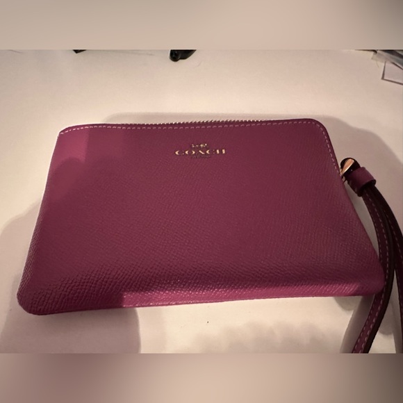 Coach pouch - Picture 1 of 1